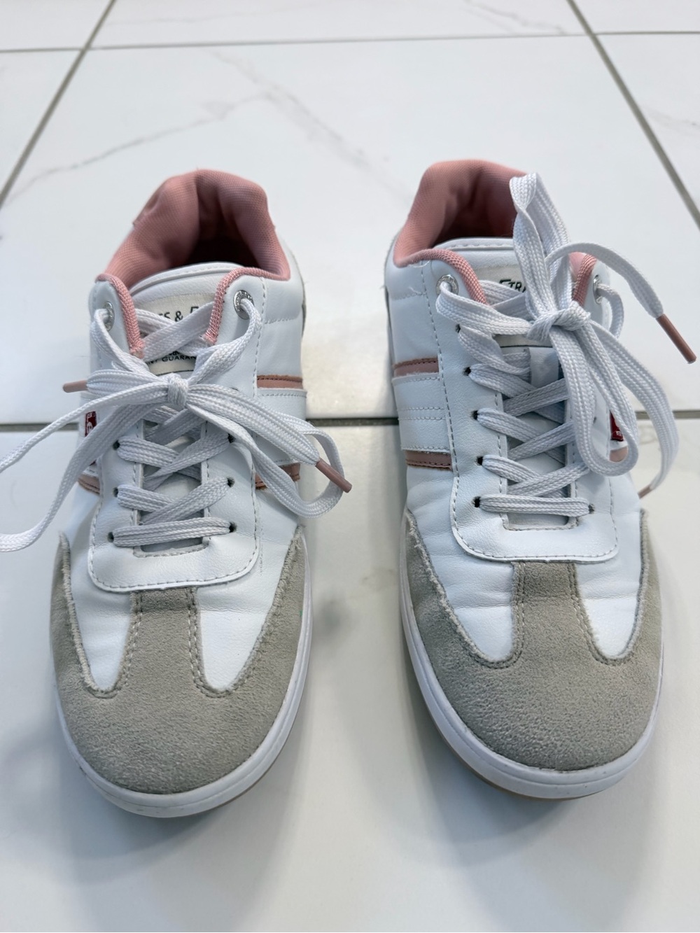 Levi's White and Pink Women's Low-Top Sneakers